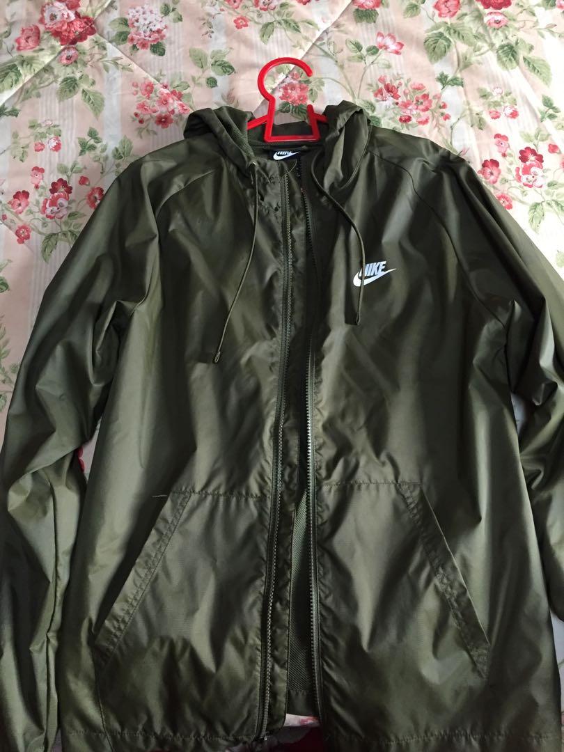 Nike shut out deals hooded jacket green