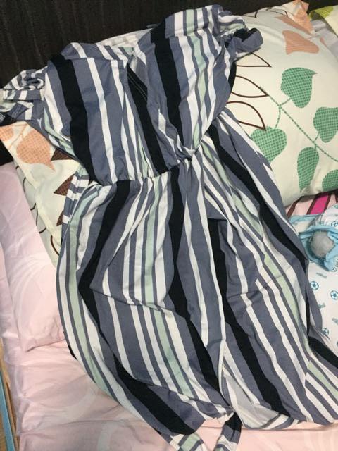 Overlap Maternity/Nursing Dress (Category: Maternity Care) located in Quezon City. Submitted by chizmax (Listing ID 1134238008, Image 3). Description: Used once. ₱270 each. Very good condition. Take both for ₱500. Fits L-XL..