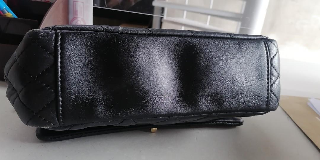 Quilted Sling bag (Category: Luxury Bags & Wallets) located in Taguig. Submitted by krsmycollections (Listing ID 1134212205, Image 3). Description: .