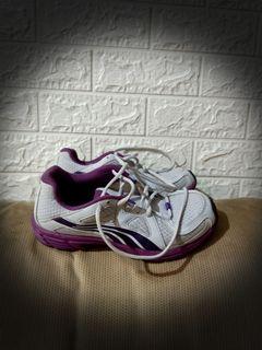 Sepatu Phuma wanita uk 38