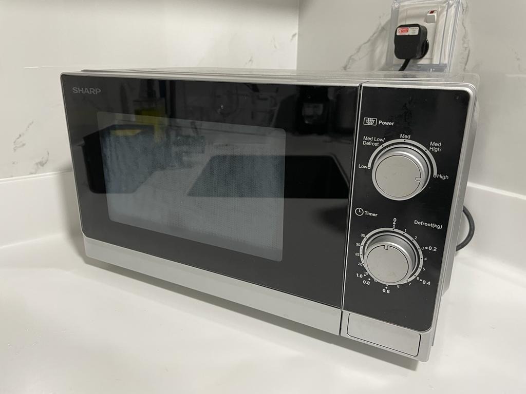 Sharp 20L Microwave Oven R-20A0(S)V, TV & Home Appliances, Kitchen ...
