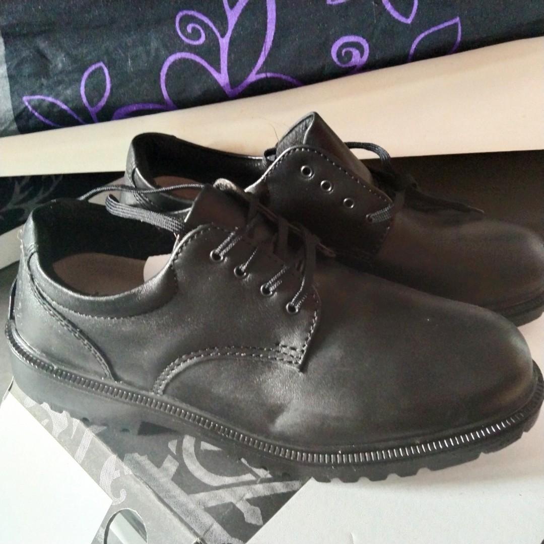 Size 9 Black shoes for men Men s Fashion Footwear Casual shoes
