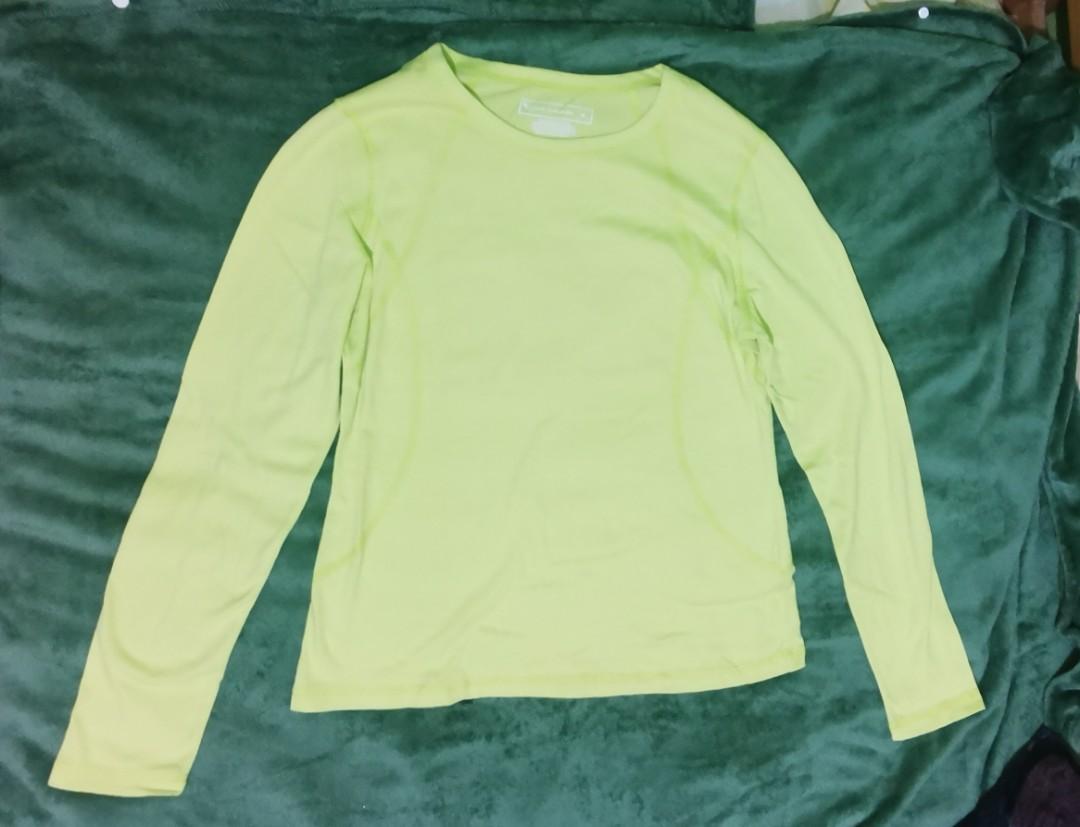 Tek Gear Long Sleeve Activewear Tee (Category: Activewear) located in Dasmarinas. Submitted by flubby09 (Listing ID 1134328184, Image 1). Description: Rfs: this was a gift but it's too small for me Be ready for any workout with this women's Tek Gear performance tee. PRODUCT FEATURES Perfect for medium-impact exercise Lightweight performance fabric Drop needle stitching Reflective, perfect for biking Scoopneck Long sleeves FABRIC & CARE Polyester,