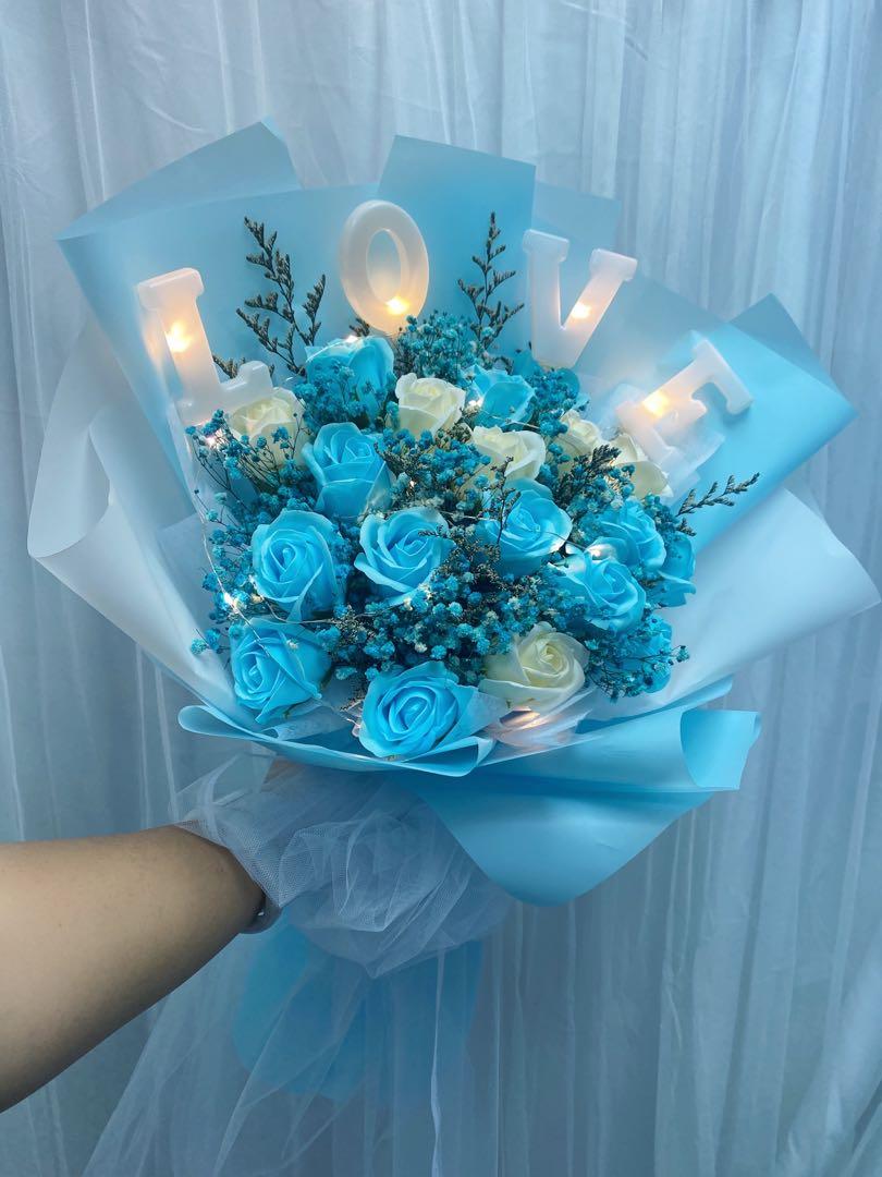 19朵藍色米白色玫瑰番梘花藍玫瑰番梘花香皂花玫瑰花束花生日繡球花禮物情侶閨蜜畢業母親七夕情人節聖誕聖誕禮物女朋友男朋友情人節禮物母親節 興趣及遊戲 手作 自家設計 文具及工藝