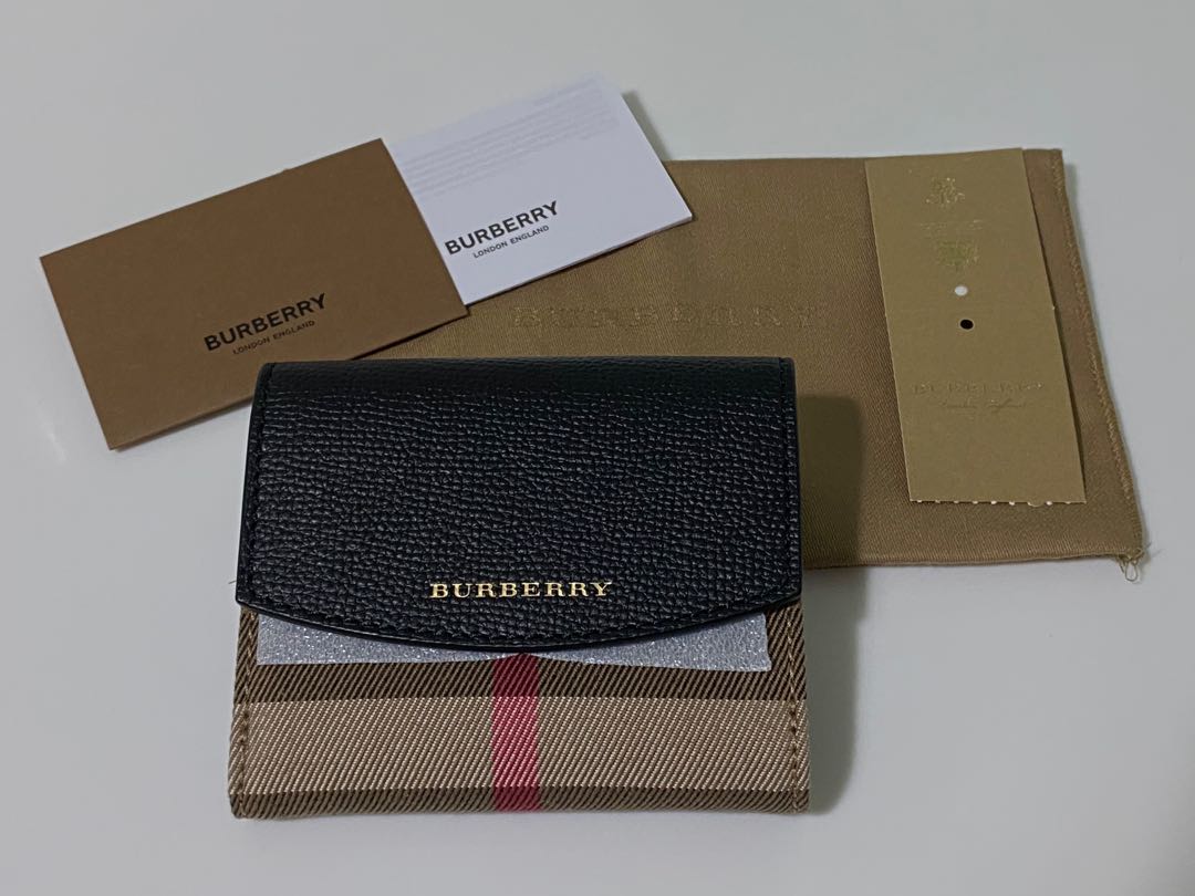 Authentic Burberry Short Wallet, Women's Fashion, Bags & Wallets, Wallets &  Card Holders on Carousell