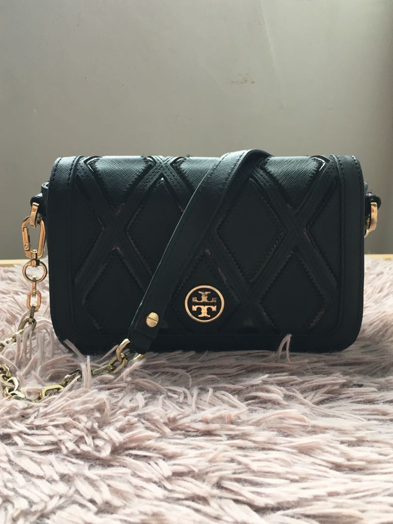?AUTHENTIC PRELOVED TORY BURCH ROBINSON WOMEN PATCHWORK CHAIN MINI BAG,  Luxury, Bags & Wallets on Carousell