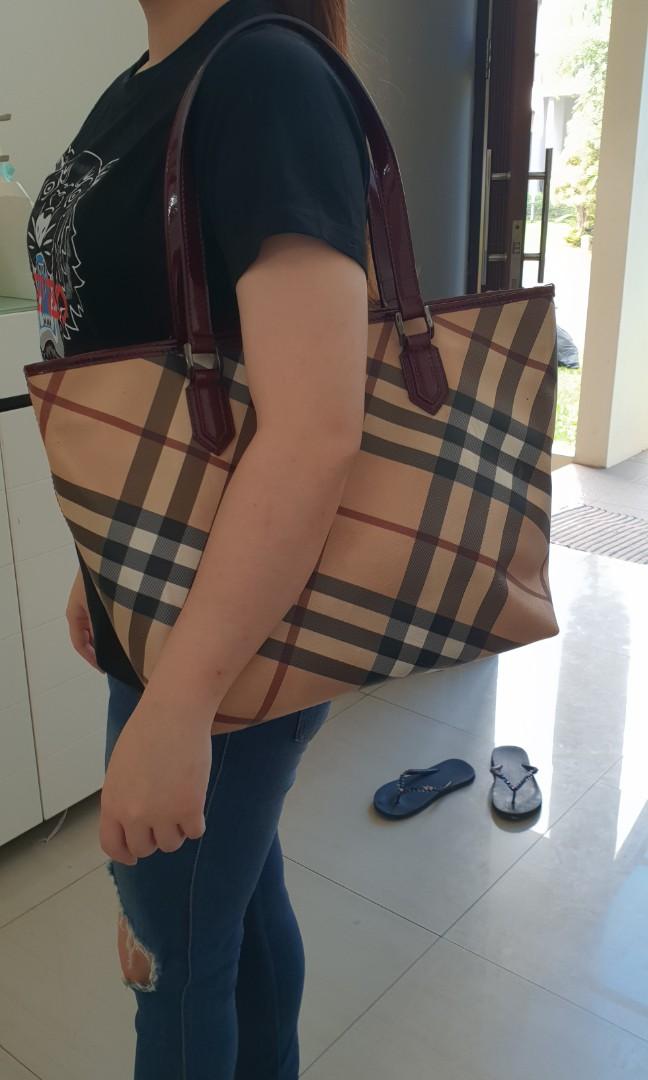 burberry zipper tote