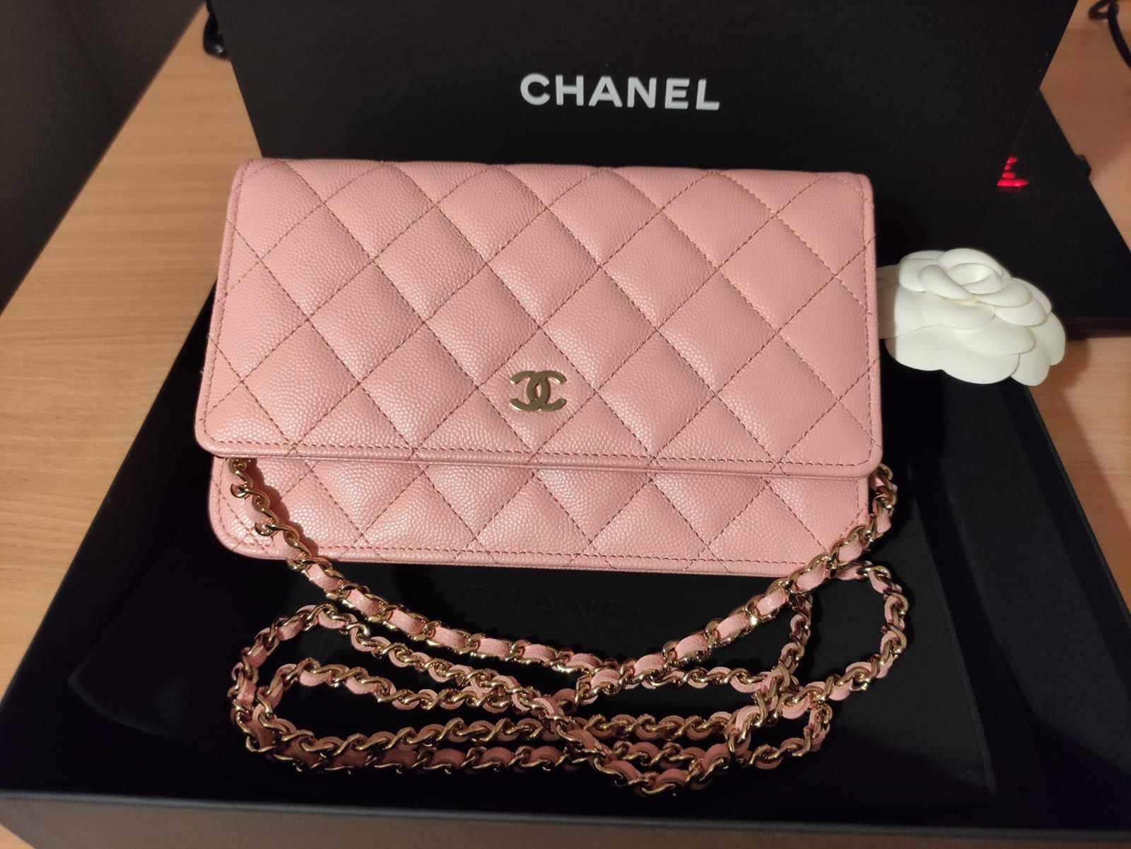 Chanel 22c wallet on chain WOC pink caviar LGHW, Women's Fashion