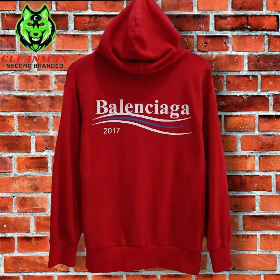 Hoodie balenciaga second branded, Fesyen Pria, Pakaian , Baju Luaran di  Carousell