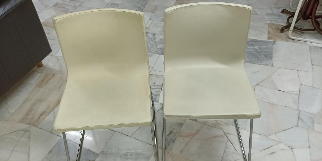 Bernhard chair top