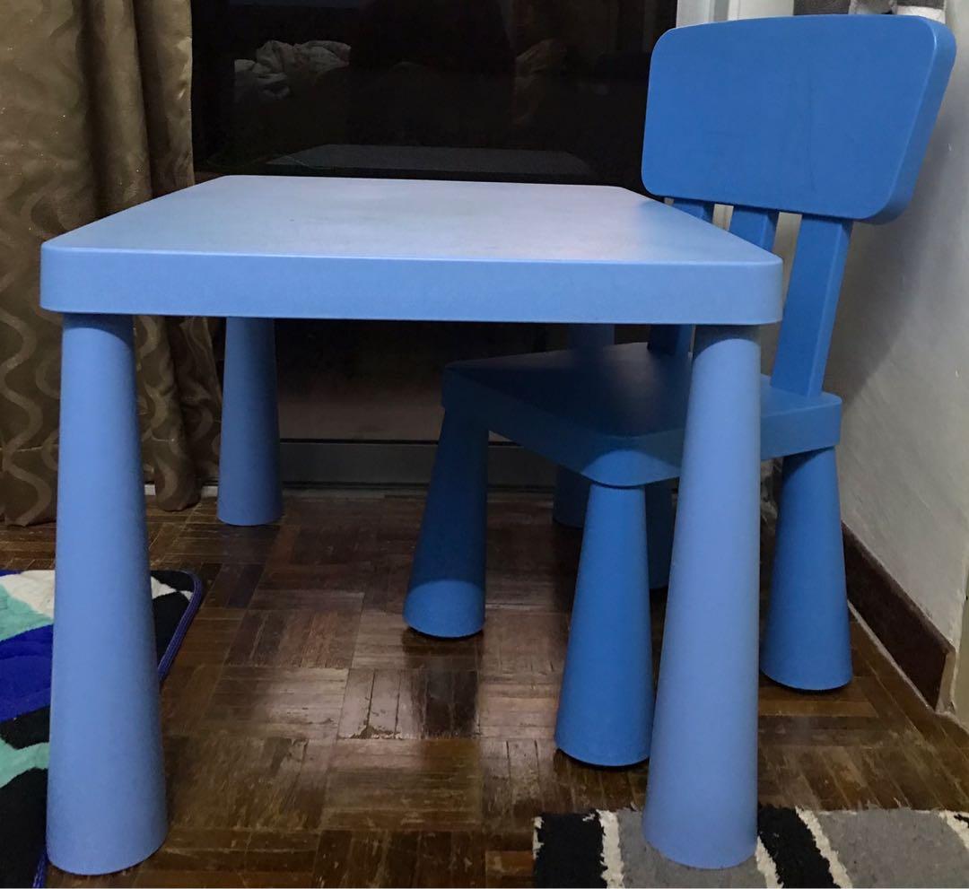 Mammut children's table online and chairs