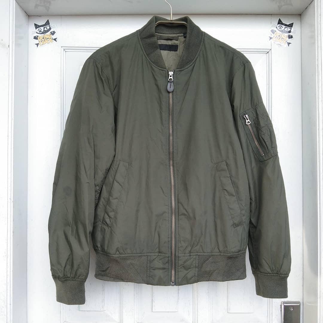 Jaket bomber best sale uniqlo