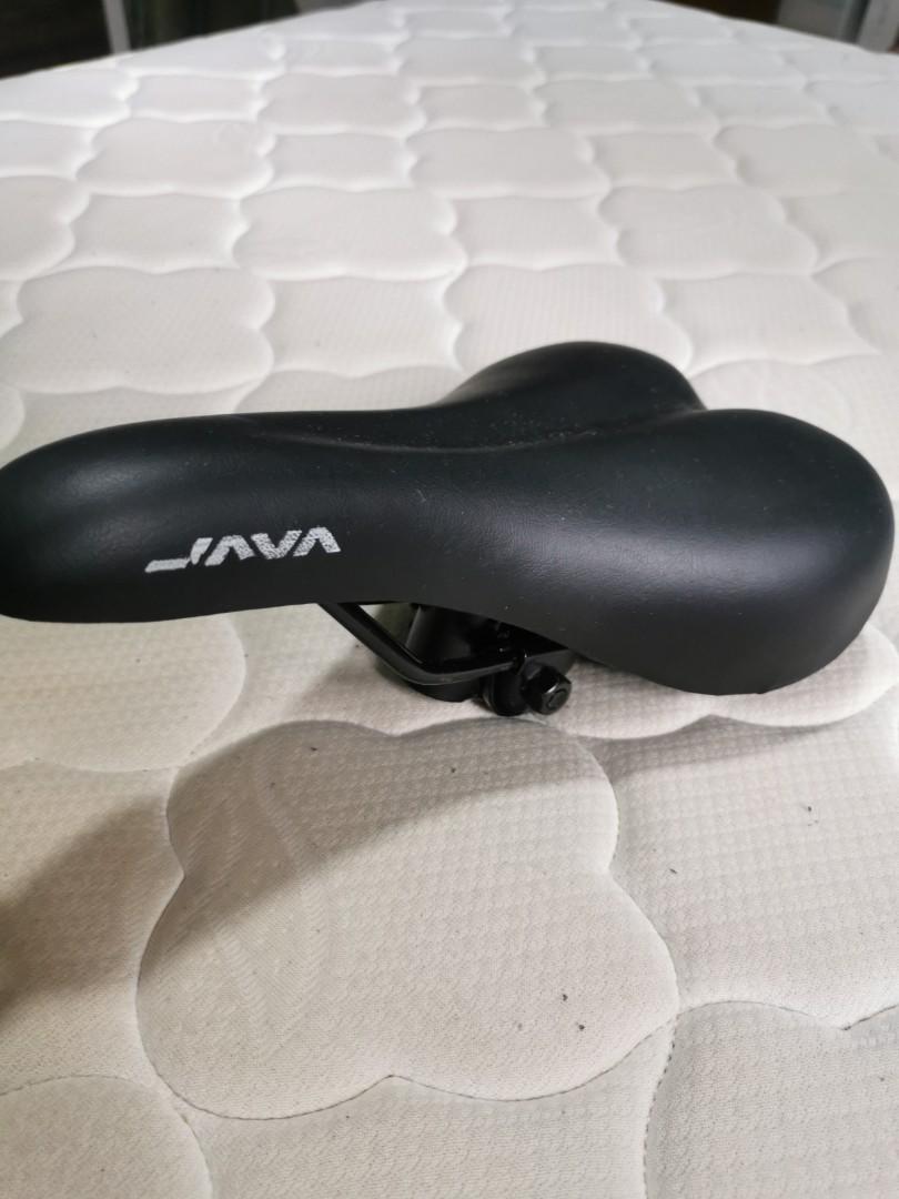 Java saddle (Category: Parts & Accessories) located in Singapore. Submitted by edrynz81 (Listing ID 1129320217, Image 1). Description: Taken out from java zelo v2.