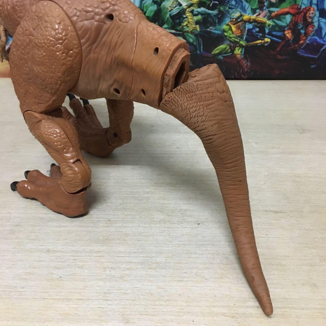 Jurassic world stomp and strike tyrannosaurus rex figure deals