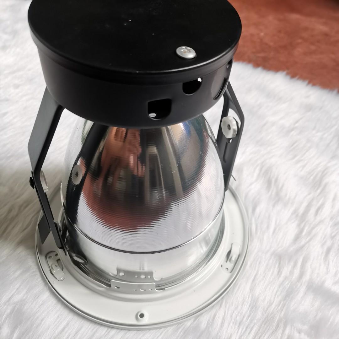 Landlite - Downlight (Category: Lighting) located in Pasig City. Submitted by ccrumple (Listing ID 1129348708, Image 2). Description: Brand new RFS - wrong model of downlight Original price is Php 699.00 Complete with box.