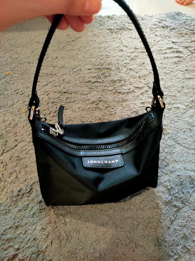 Longchamp shoulder bag Women s Fashion Bags Wallets Shoulder