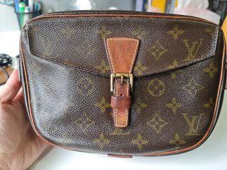 Limited Edition ! Louis Vuitton M44633 Monogram Shadow Leather Chalk  Crossbody/ Sling Bag (TJ2109)