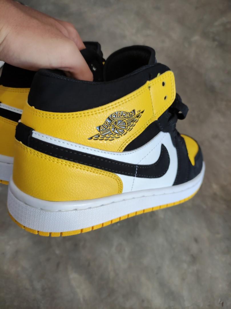 nike air jordan 1 mid yellow toe black