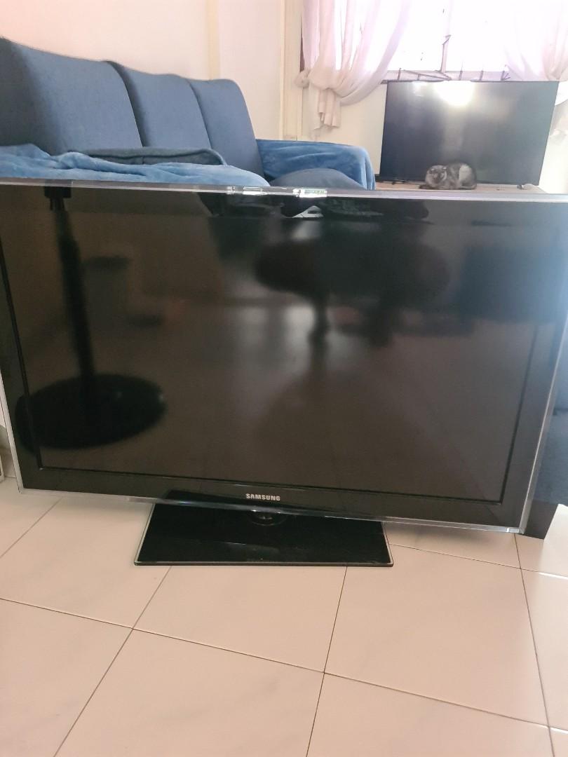 Samsung 42inch TV (Used), TV & Home Appliances, TV & Entertainment, TV