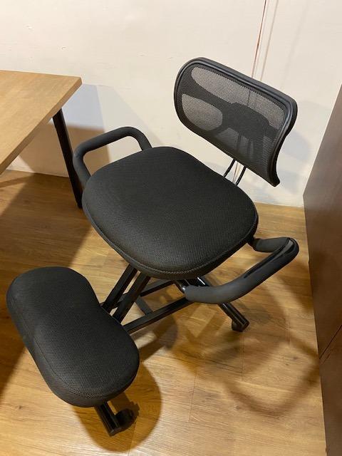 Straight chair top for study