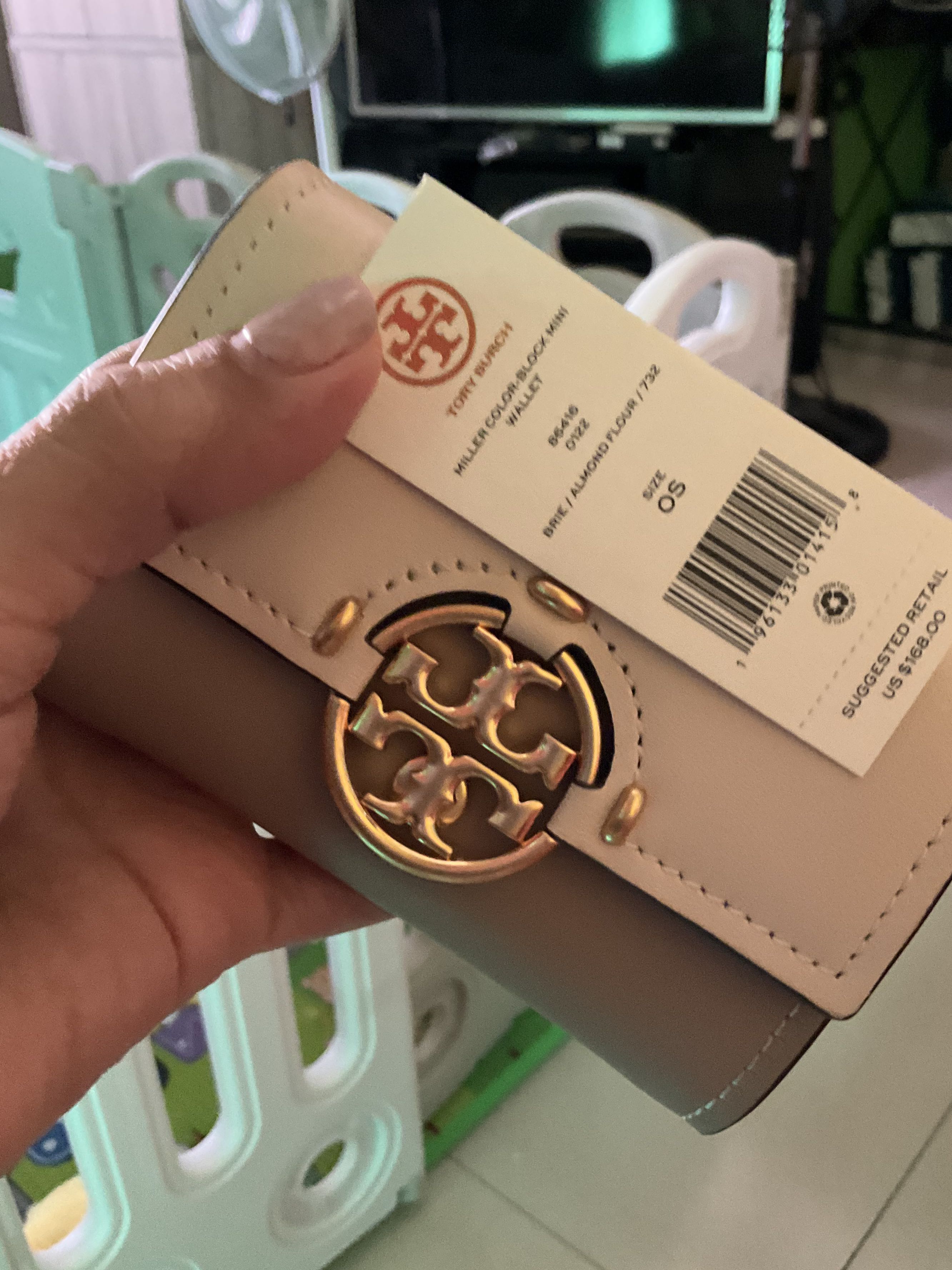Christmas Sale 🎄Tory Burch Miller mini wallet, Women's Fashion, Bags &  Wallets, Purses & Pouches on Carousell