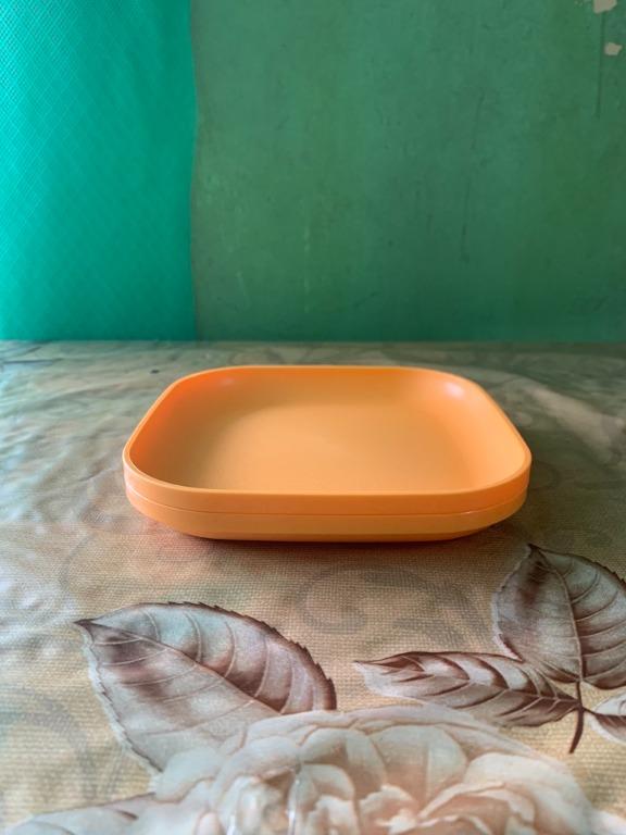 Tupperware Snack Plate (2), Furniture & Home Living, Kitchenware
