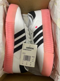 (Category: ) located in . Submitted by dropbywardrobe (Listing ID 1134467685, Image 1). Description: .