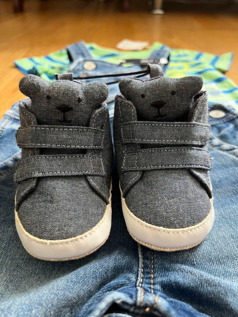 Gap hotsell dinosaur shoes