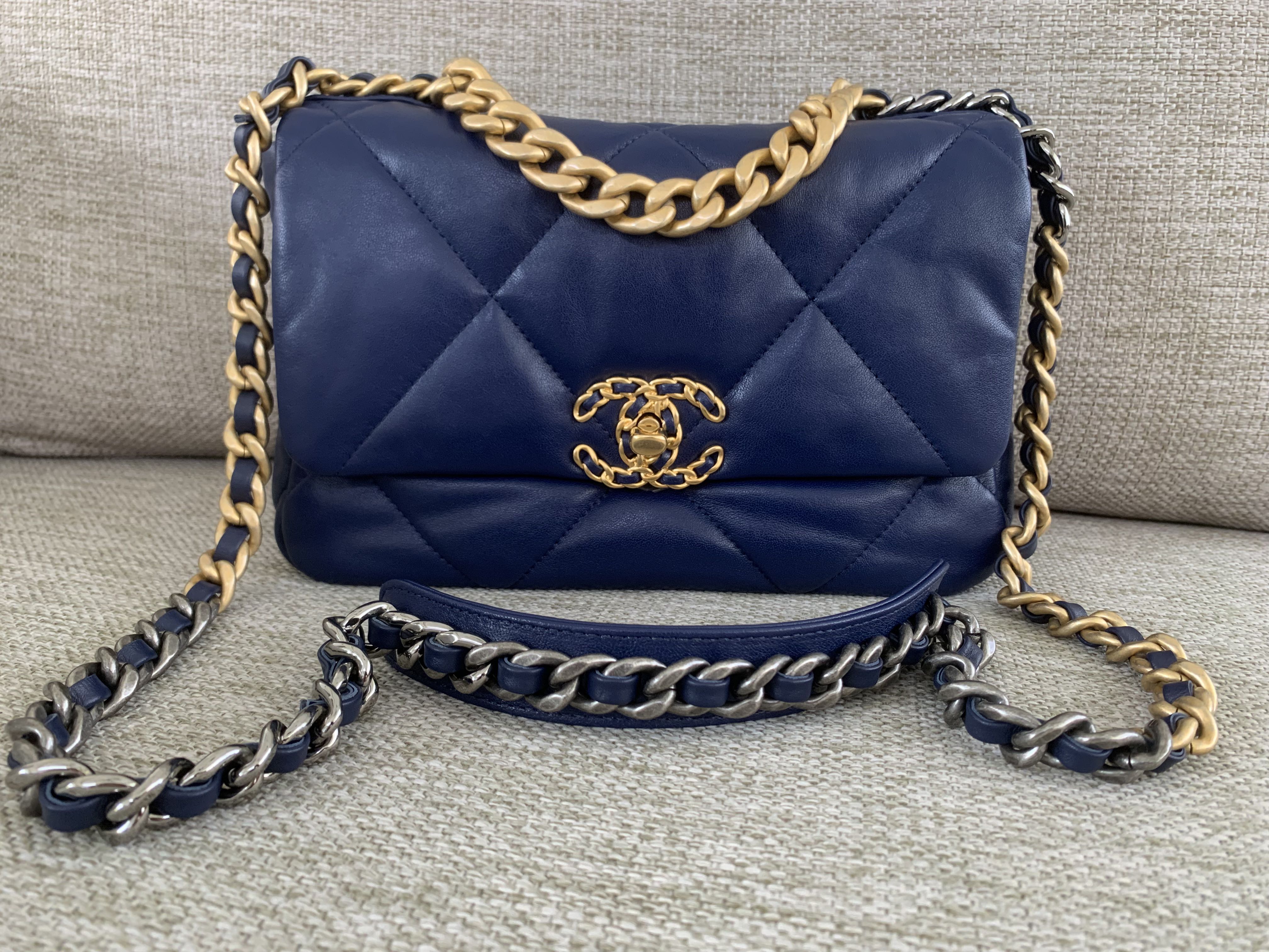 chanel 19 navy
