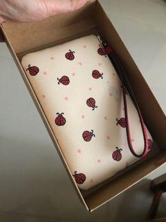 Coach 飄出🐞小手拿