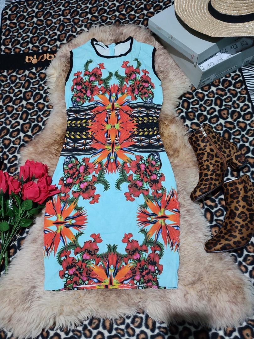 G iven chy dress (Category: Dresses) located in Bayombong. Submitted by nicscutaran (Listing ID 1134381305, Image 2). Description: authentic S-L stretchy fabric super nice ☺️.