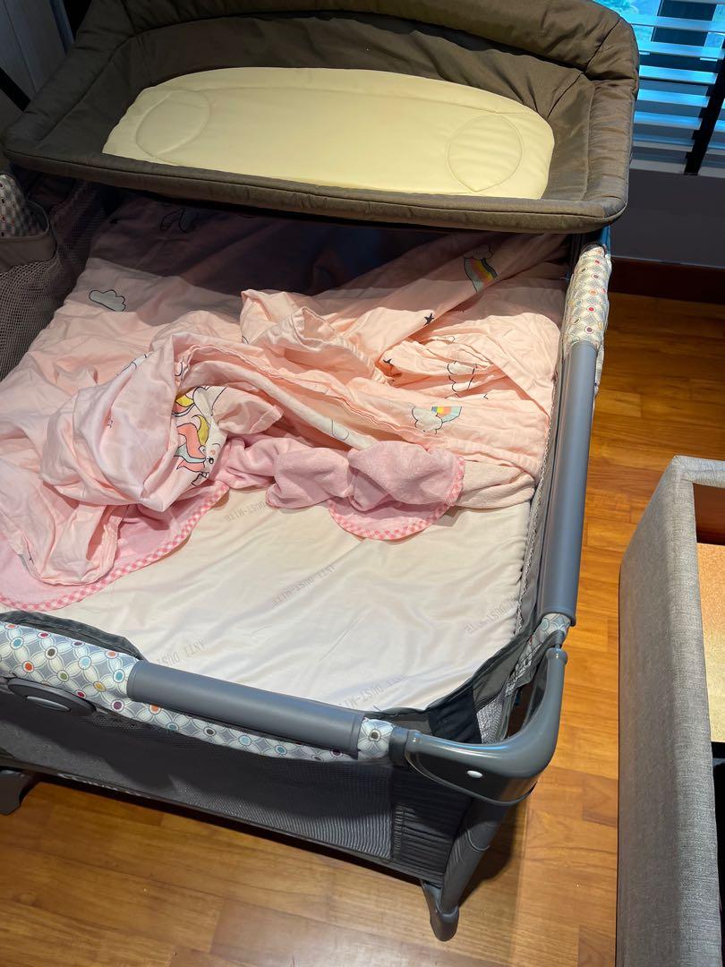 Graco Pack & Play playpen, Babies & Kids, Baby Nursery & Kids Furniture, Cots & Cribs on Carousell