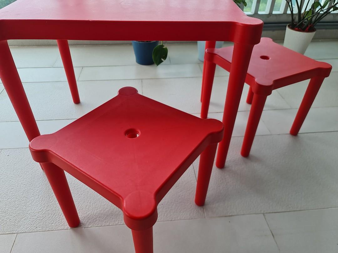 Table Enfant UTTER IKEA (blanc) - Empilable, Intérieur/extérieur, 58x42x43 Cm, Polypropylène, Dès 3 Ans