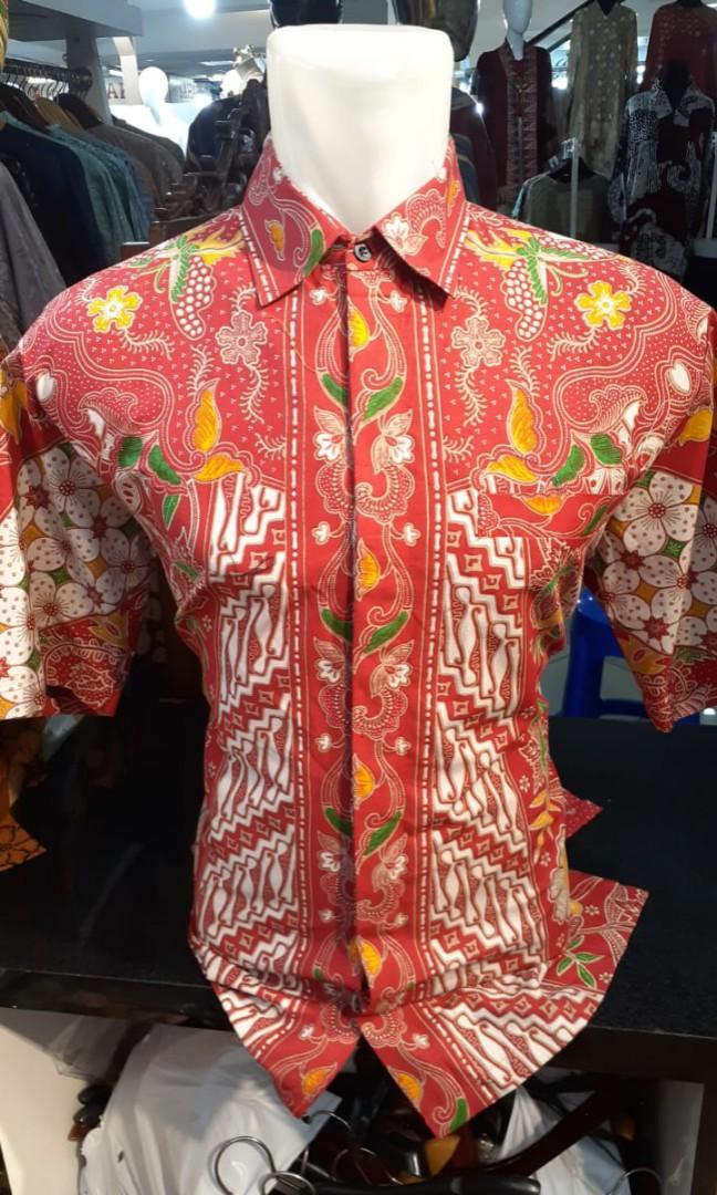 Kemeja Batik, Fesyen Pria, Pakaian , Atasan di Carousell