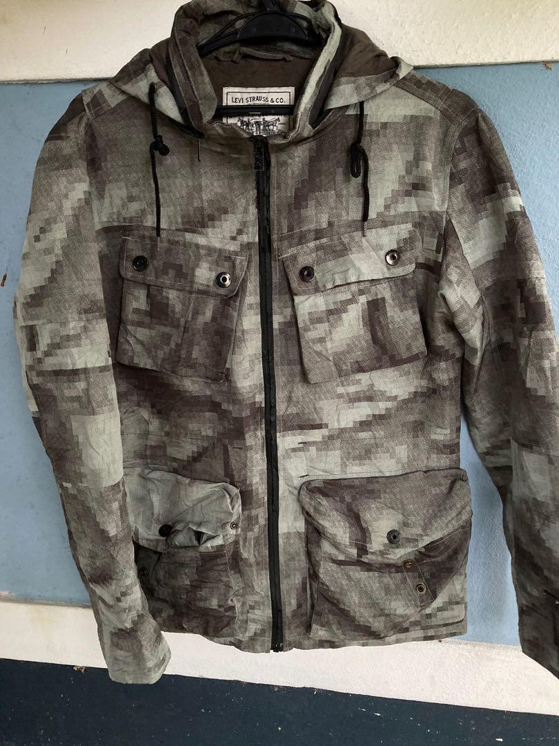 Levis camo jacket, Men's Fashion, Tops & Sets, Hoodies on Carousell