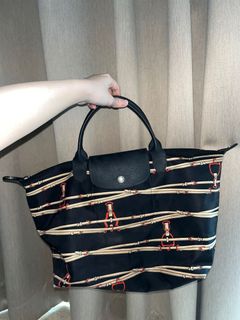 (Category: ) located in . Submitted by authentic.accessories (Listing ID 1134449700, Image 1). Description: .