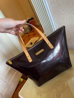 (Category: ) located in . Submitted by fromjcloset (Listing ID 1134352160, Image 1). Description: .
