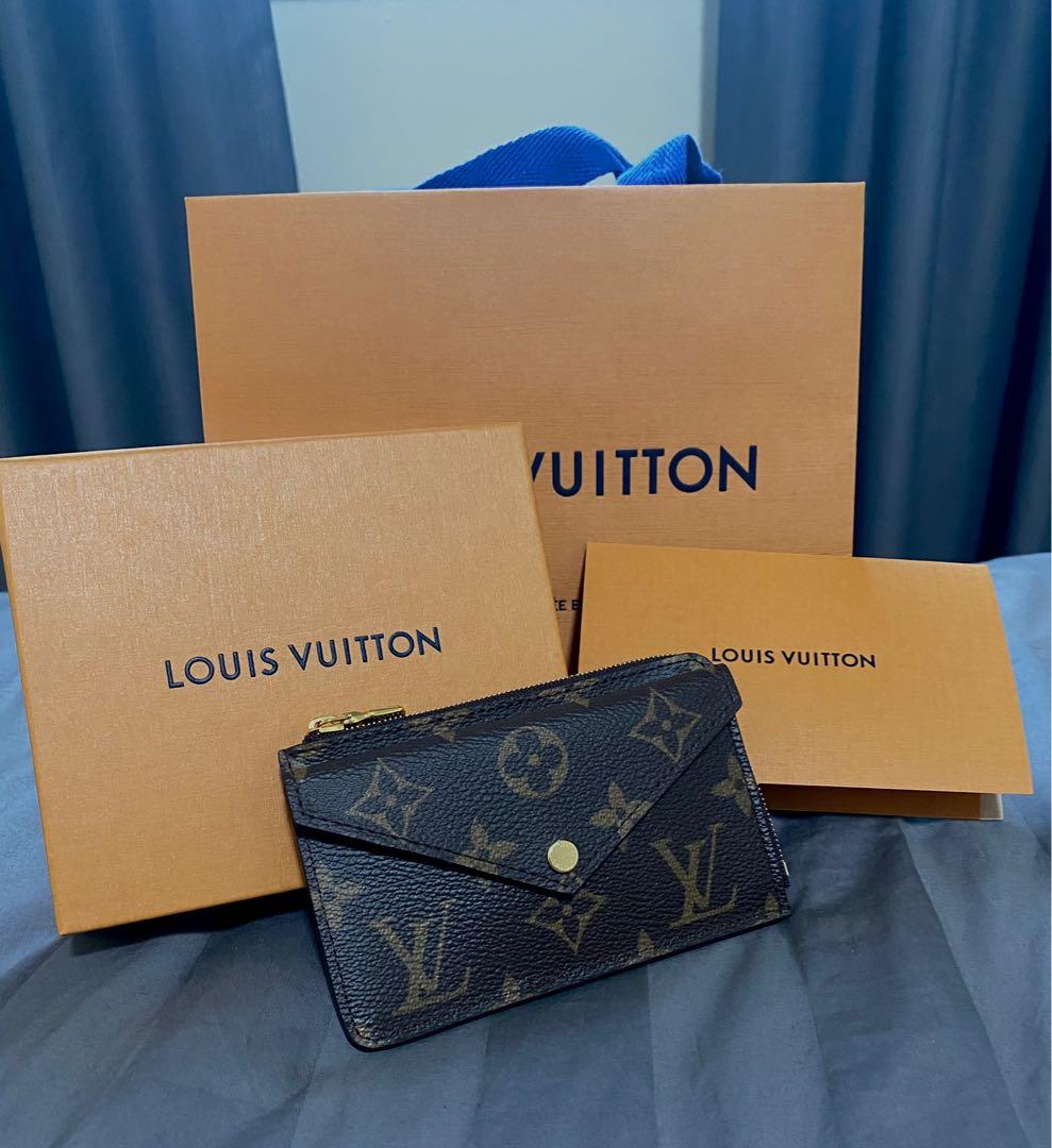 LV CARD HOLDER RECTO VERSO, Women's Fashion, Bags & Wallets, Wallets & Card  Holders on Carousell