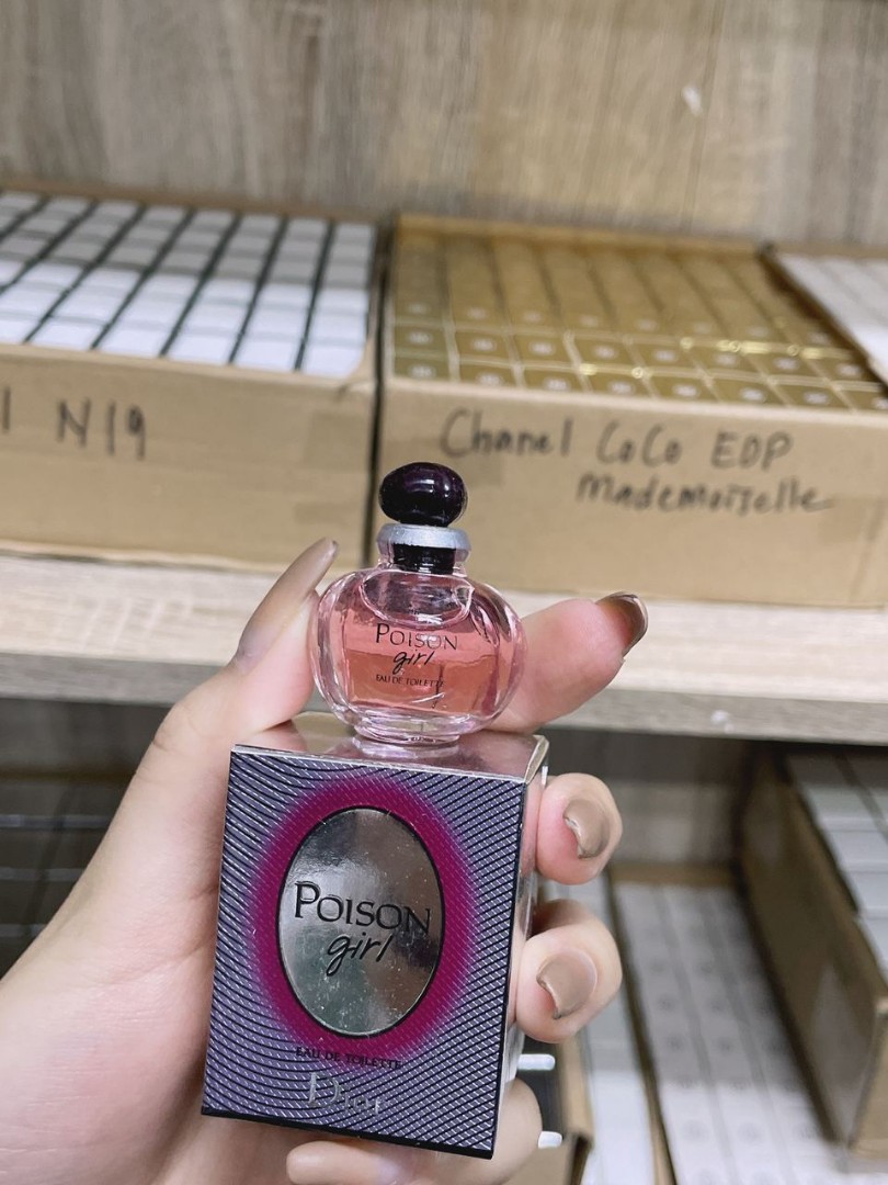 Poison chanel store