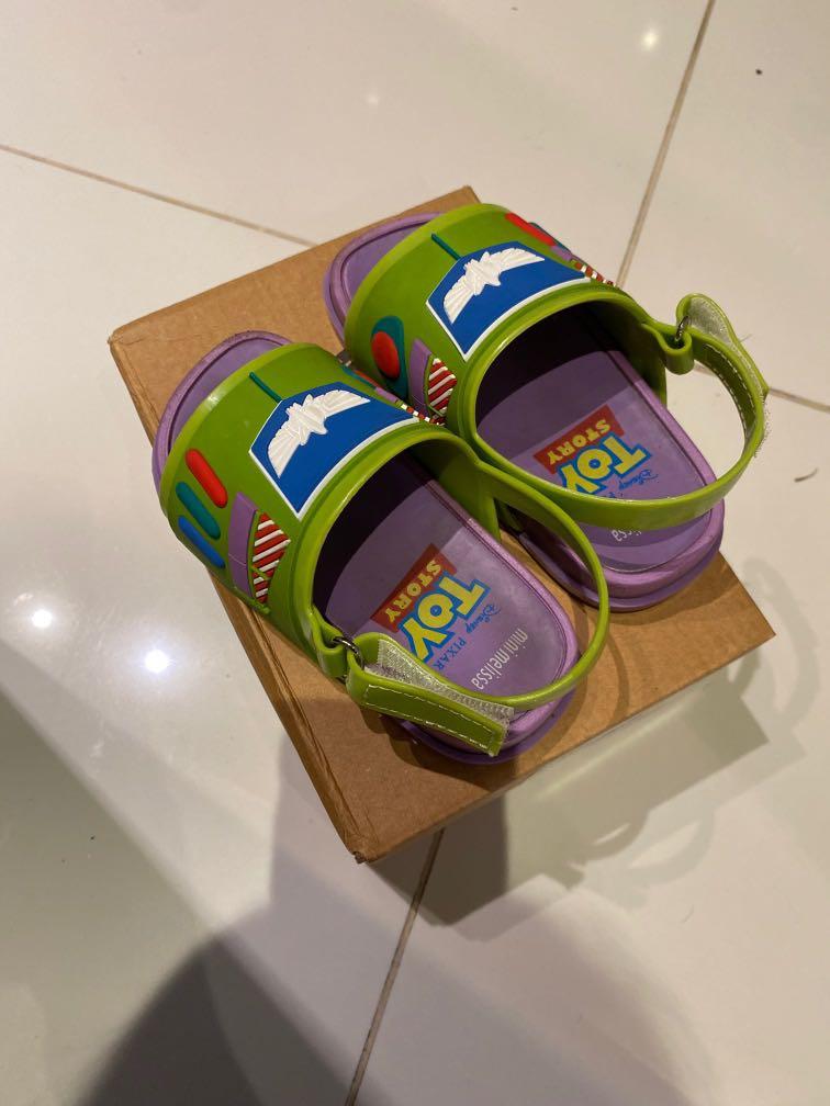 Mini melissa toy clearance story sandals