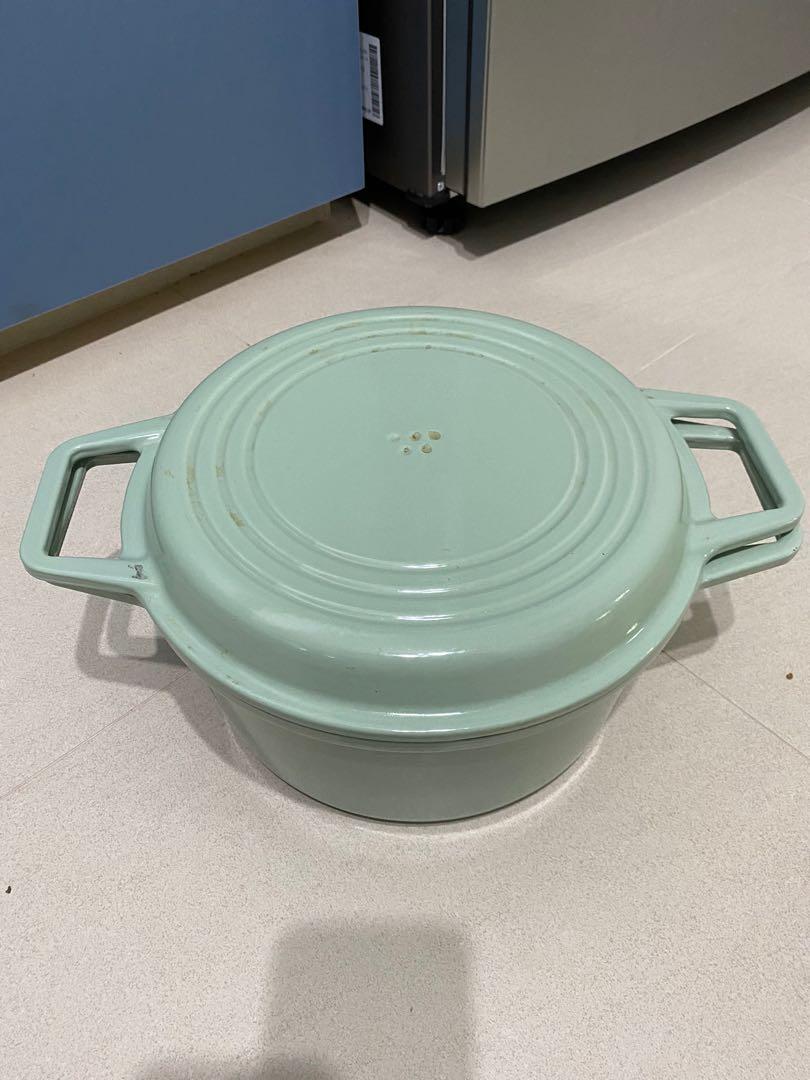 Misen Dutch Oven with grill lid, Furniture & Home Living, Kitchenware