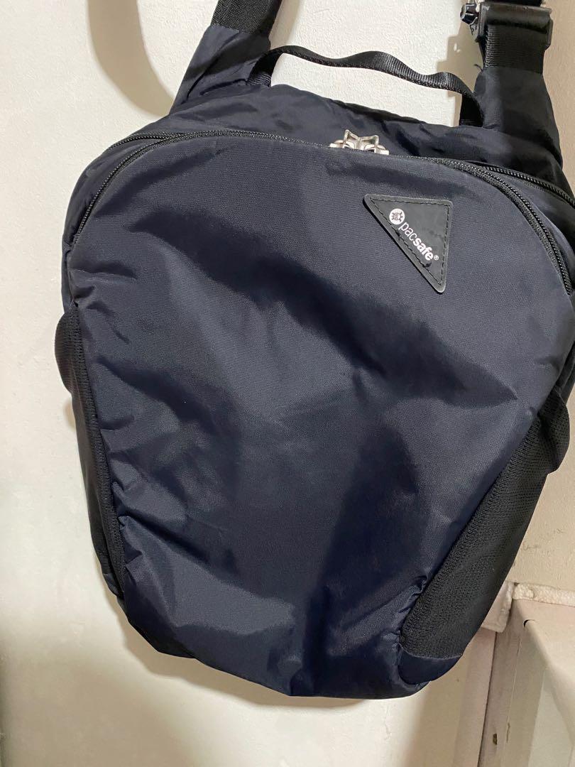 Pacsafe outlet vibe 300