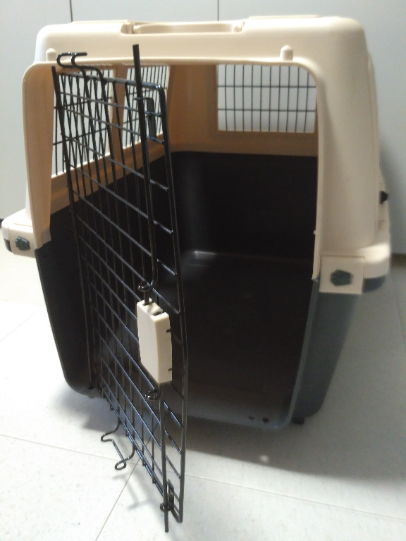 (Price Drop!) Pet carrier PP50equivalent size For Cats or Dogs