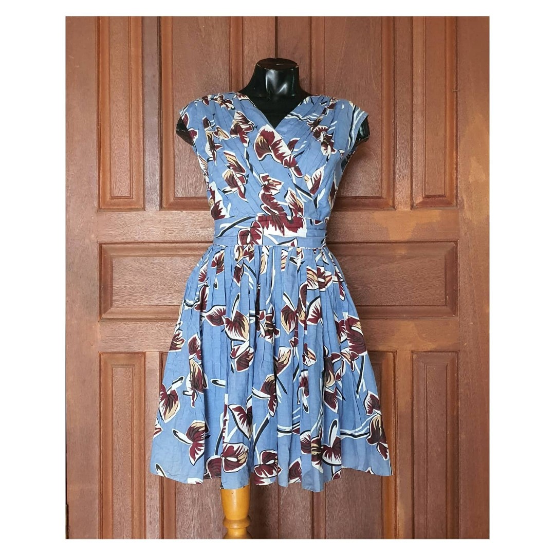 Plastic online island dress