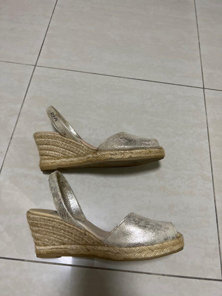 RIA gold summer wedges
