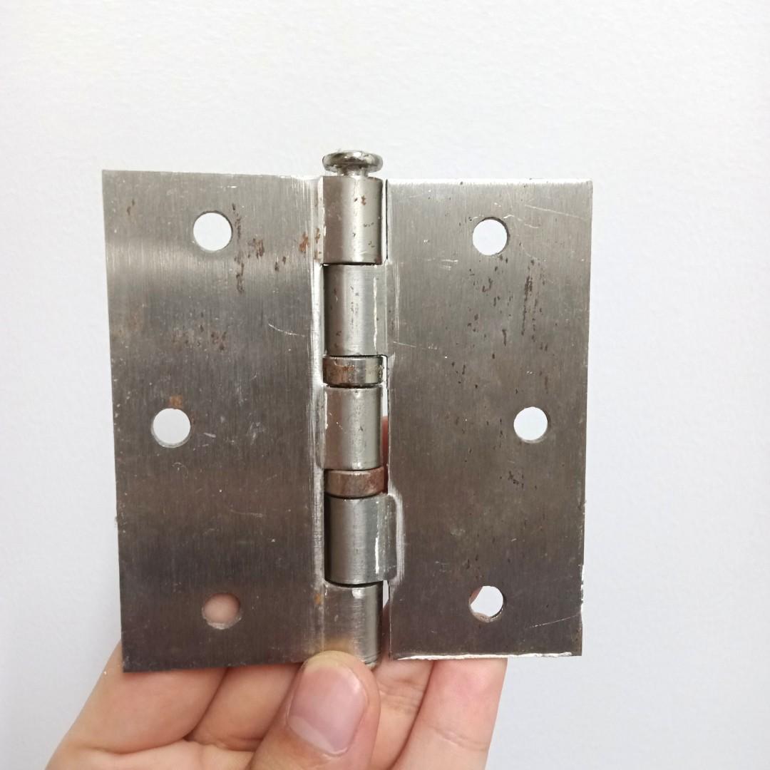 Sentry Heavy Duty Steel Door Hinge (Category: Locks, Doors & Gates) located in Marikina City. Submitted by MrSantos (Listing ID 1134481289, Image 2). Description: Sentry Heavy Duty Steel Door Hinge MOP: GCash or bank transfer MOD: Grab or Lalamove care of buyer 8 cm x 8 cm I have a total of 3 pieces available.
