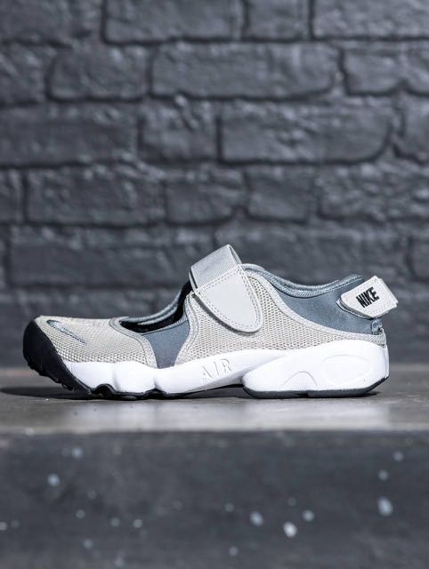SEPATU NIKE AIR RIFT GREY BLACK ORIGINAL Fesyen Wanita Sepatu di