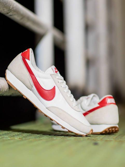 nike day break red