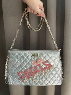 (Category: ) located in . Submitted by authentic.accessories (Listing ID 1134466187, Image 1). Description: .