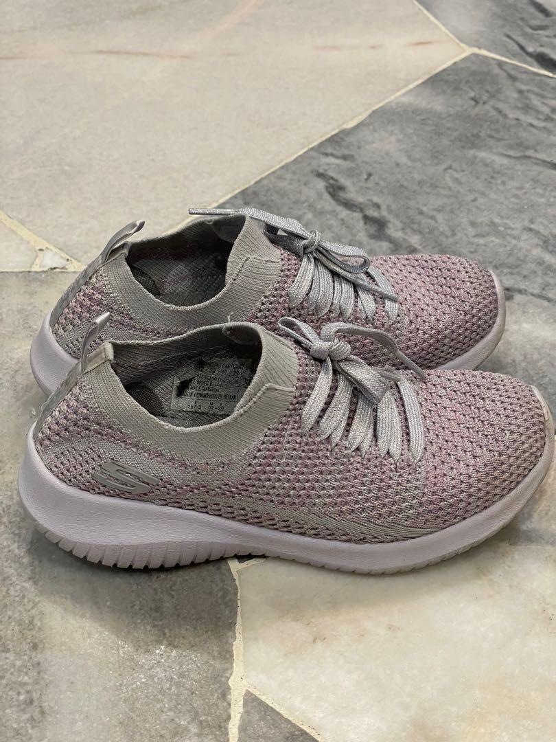Girls size 13 sketchers top